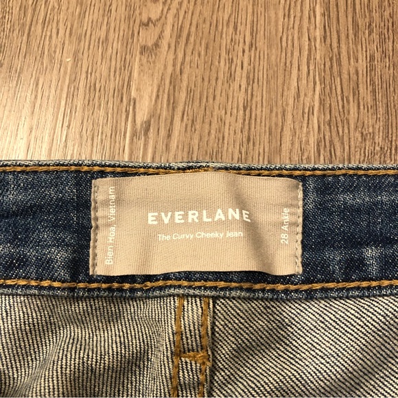 Everlane The Curvy Cheeky Jean Womens 28 Ankle Frayed Hem Straight Medium Wash - Picture 4 of 4